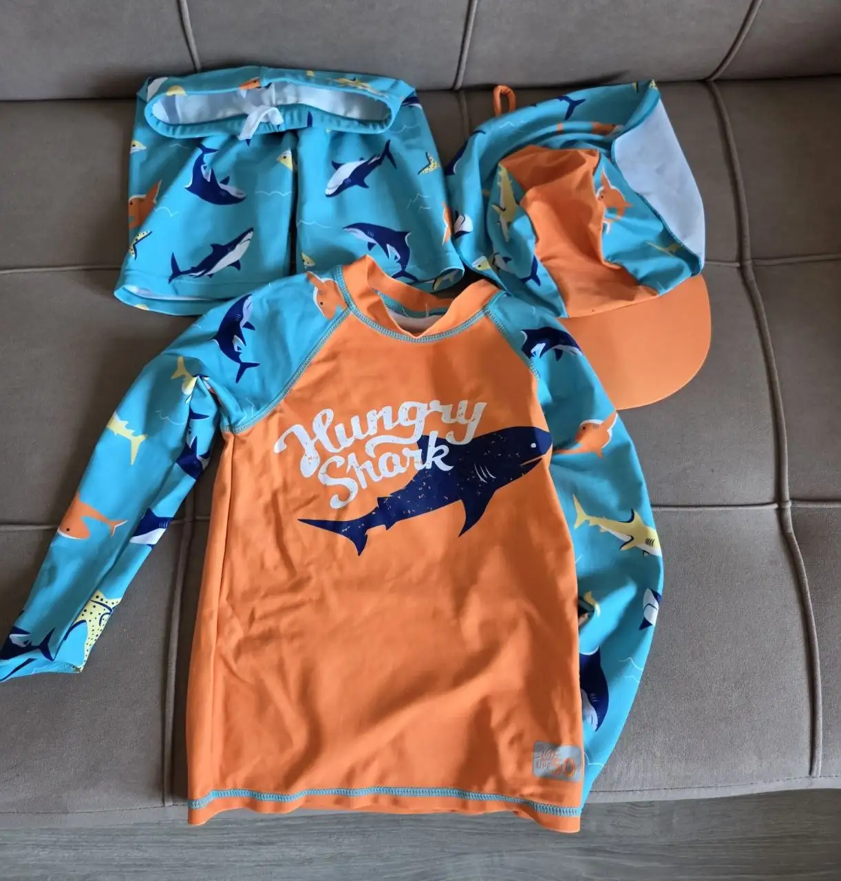 Детская верхняя одежда и купальный костюм - Барахолка в Иваново