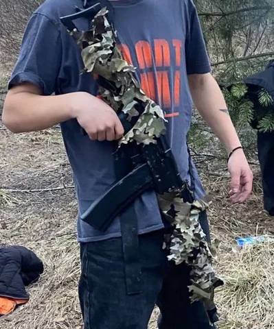 Продам страйкбольный автомат 105 АК с полным комплектом - Пневматическое оружие в Иваново