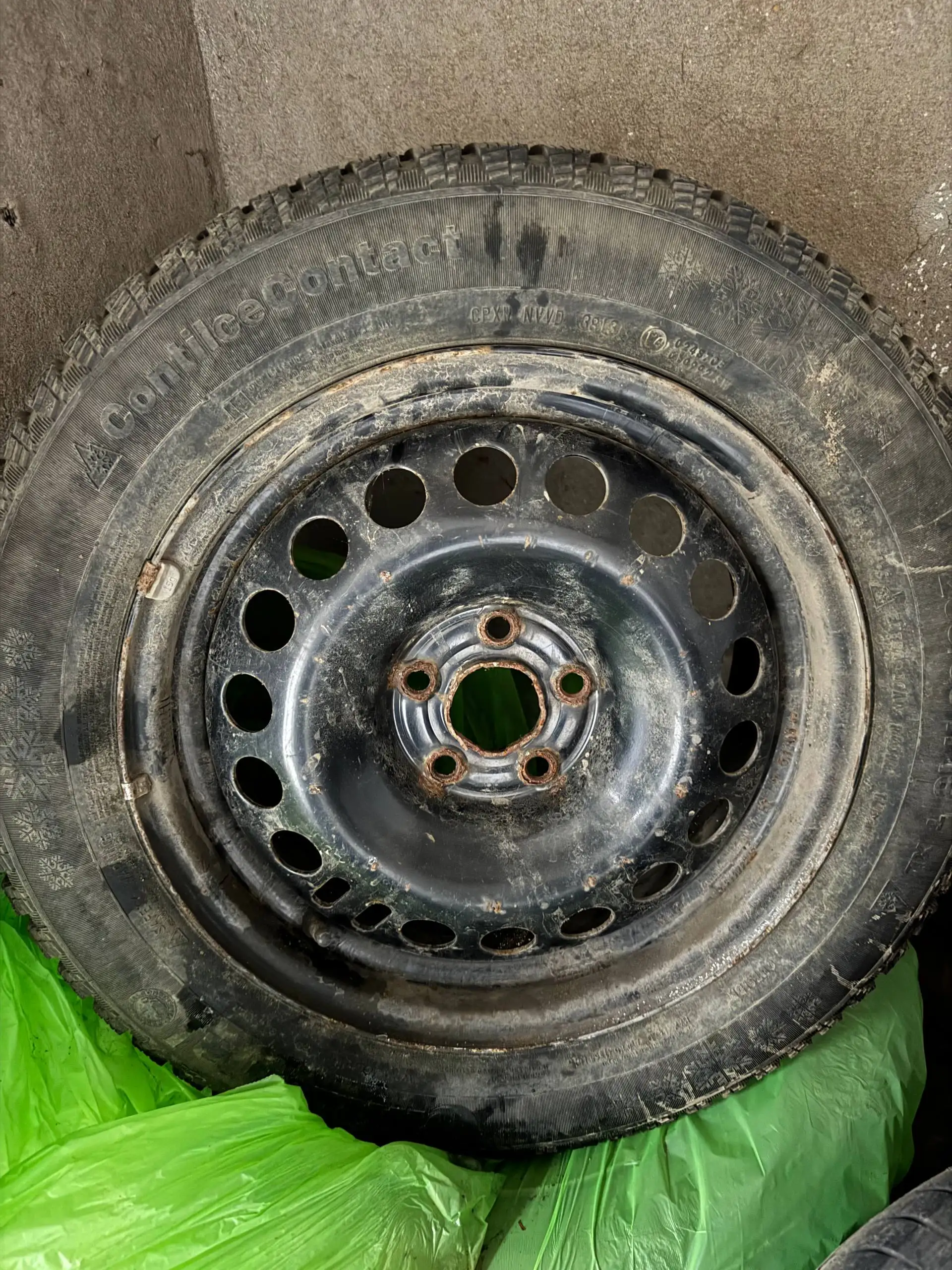 Продам зимние шипованные шины Contilce Contact R16 - Шины и диски (Авто) в Иваново