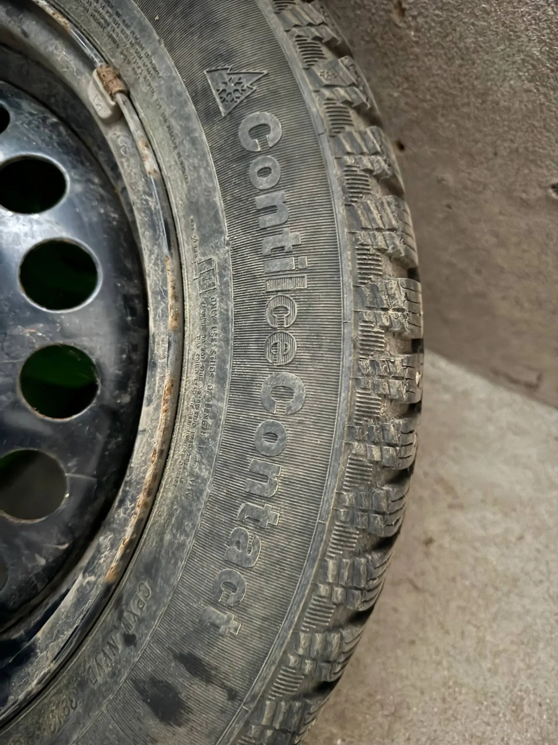 Продам зимние шипованные шины Contilce Contact R16 - Шины и диски (Авто) в Иваново