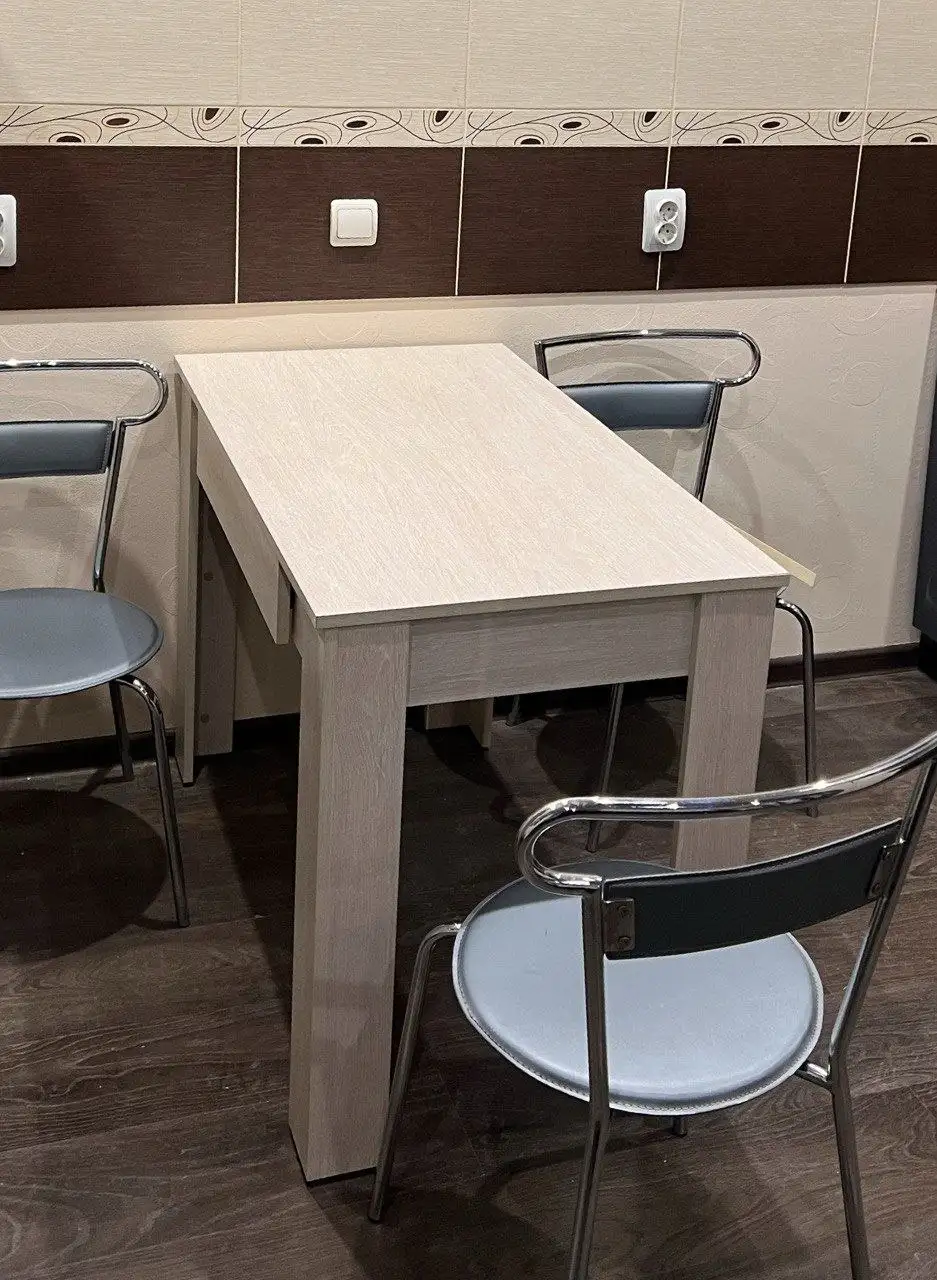 Стол б/у в хорошем состоянии - Мебель (Барахолка) в Иваново