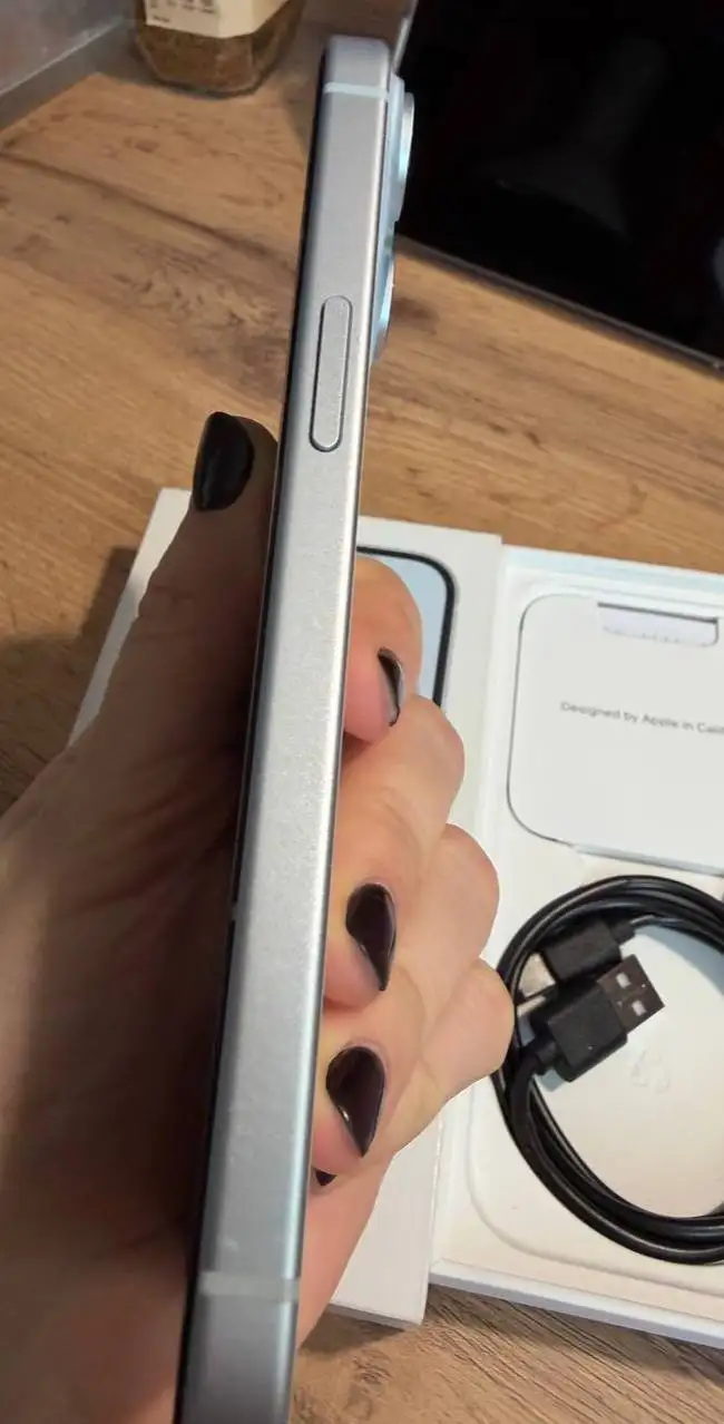 iPhone 15 128GB Голубой - Электроника в Иваново