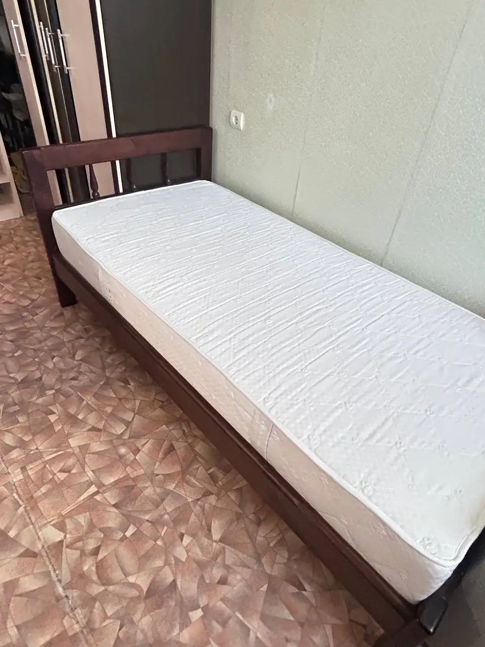Продам кровать с матрасом - Для дома и дачи в Иваново