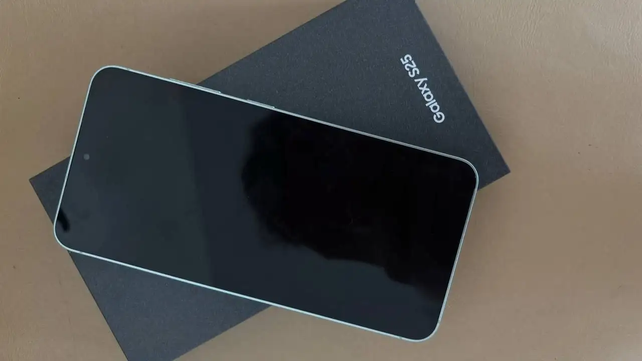 Samsung Galaxy S25 Snapdragon - Мобильные телефоны (Электроника) в Иваново