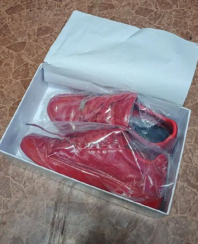 Balenciaga arena low red 43 размера - Обувь (Одежда) в Иваново