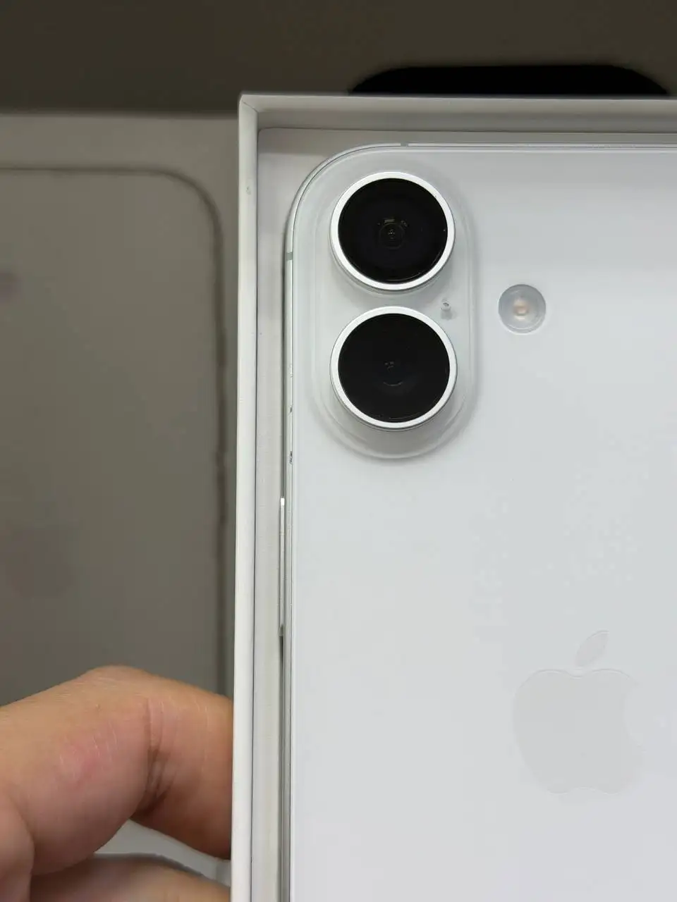 iPhone 17 256GB White с дефектом корпуса - Смартфоны (Электроника) в Иваново