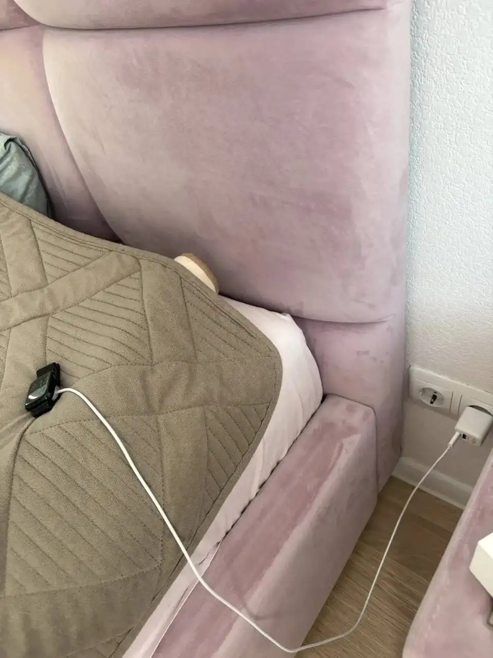 Продам кровать 180*200 с ортопедическим матрасом - Кровати (Мебель) в Иваново