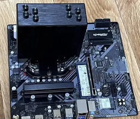 Комплект AM5: Ryzen 5 8400F + B650M-H/M - Комплектующие (Электроника) в Иваново