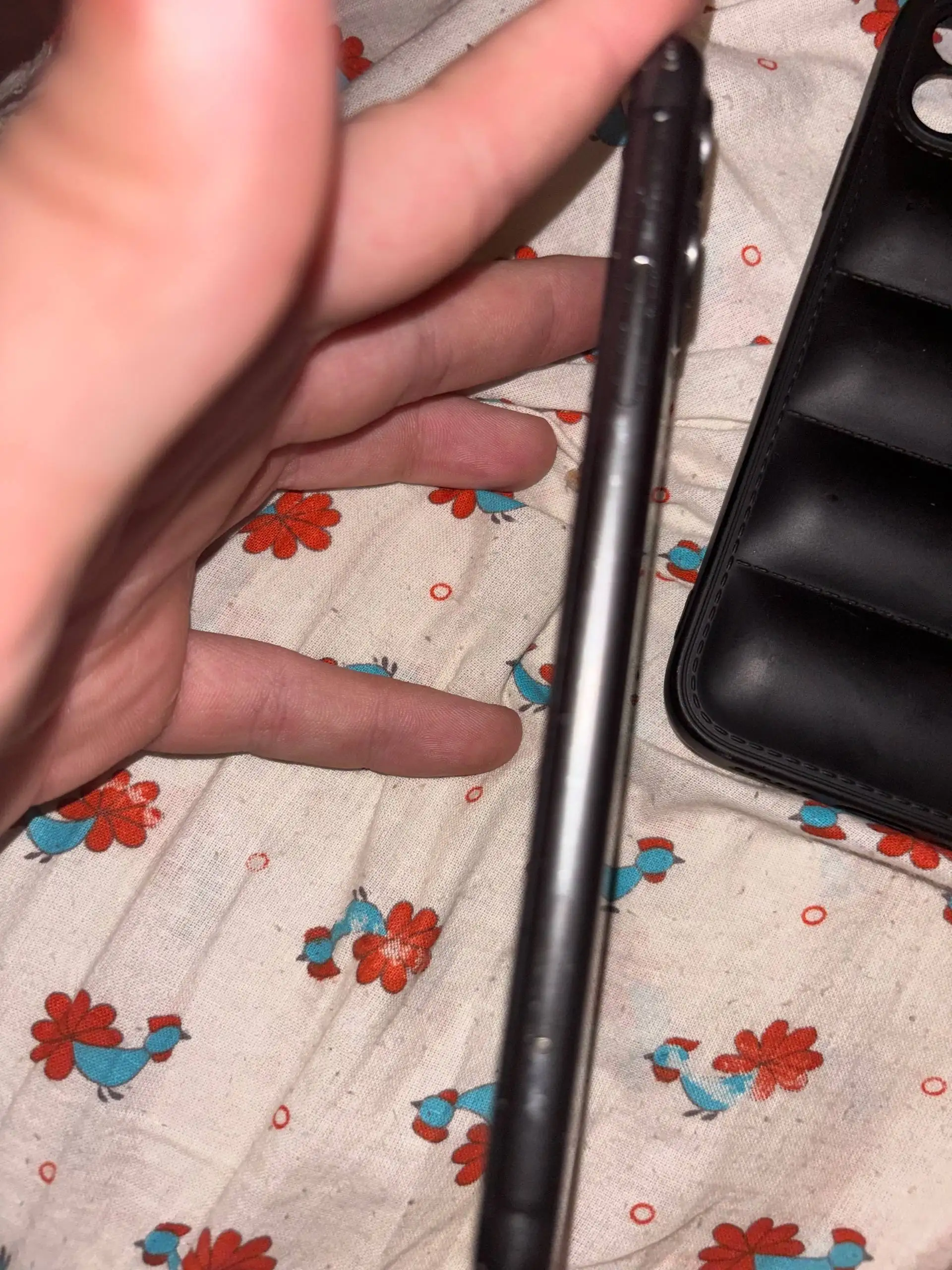iPhone 11 не включается, на запчасти - Сотовые телефоны (Электроника) в Иваново