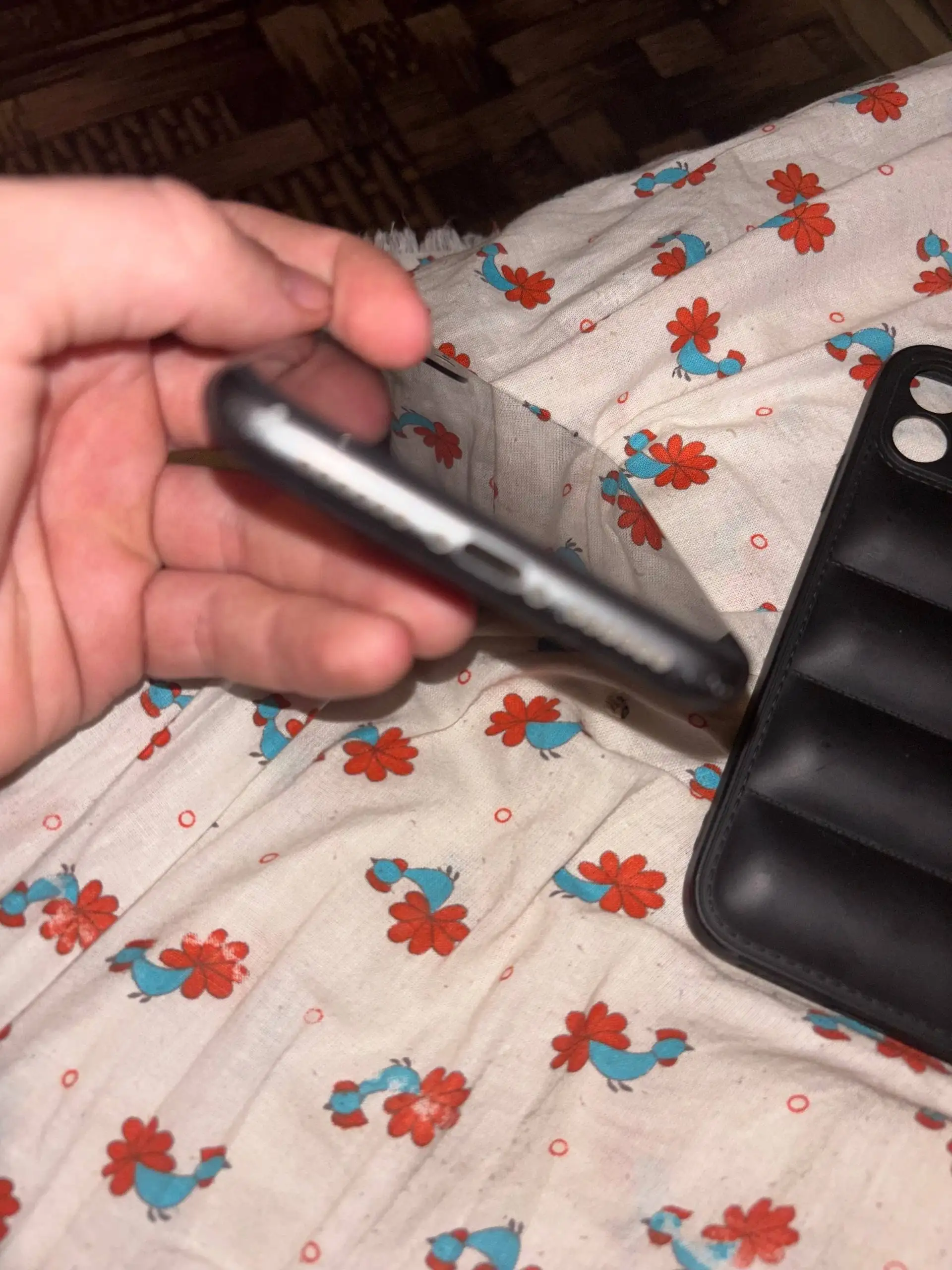 iPhone 11 не включается, на запчасти - Сотовые телефоны (Электроника) в Иваново