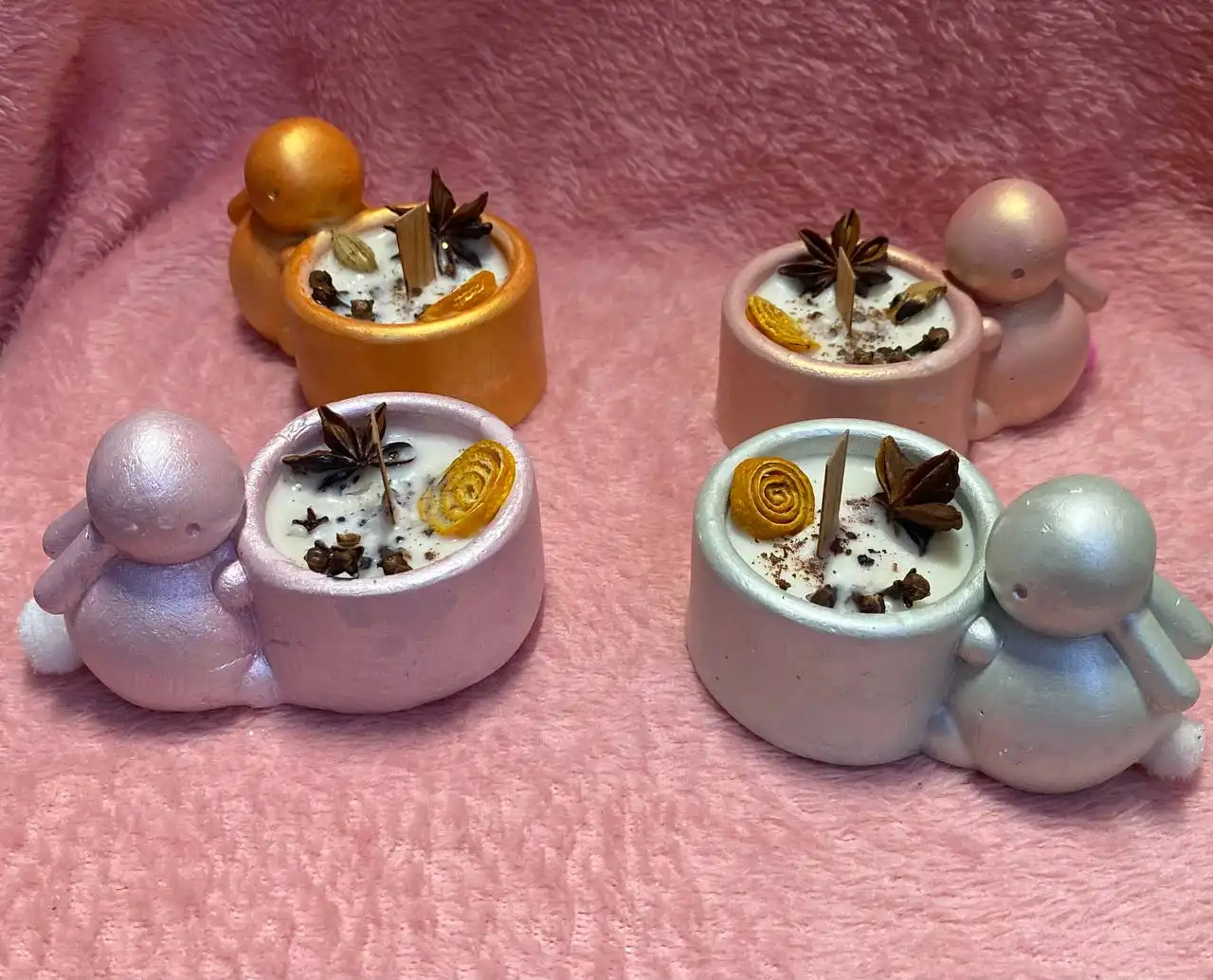 Зайчики свечи с отдушкой Новогодняя