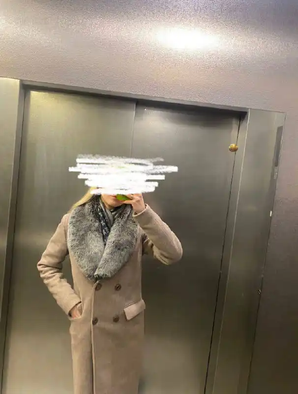 Пальто зимнее 42 размера с отстегивающимся мехом