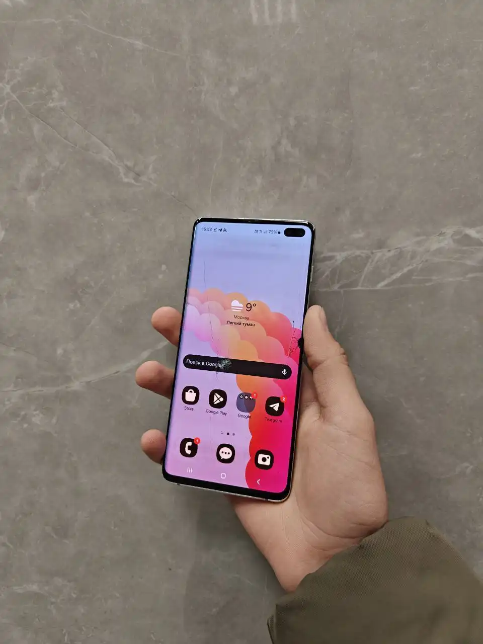Продам/обменяю Samsung S10+ 8/128 с дефектами экрана