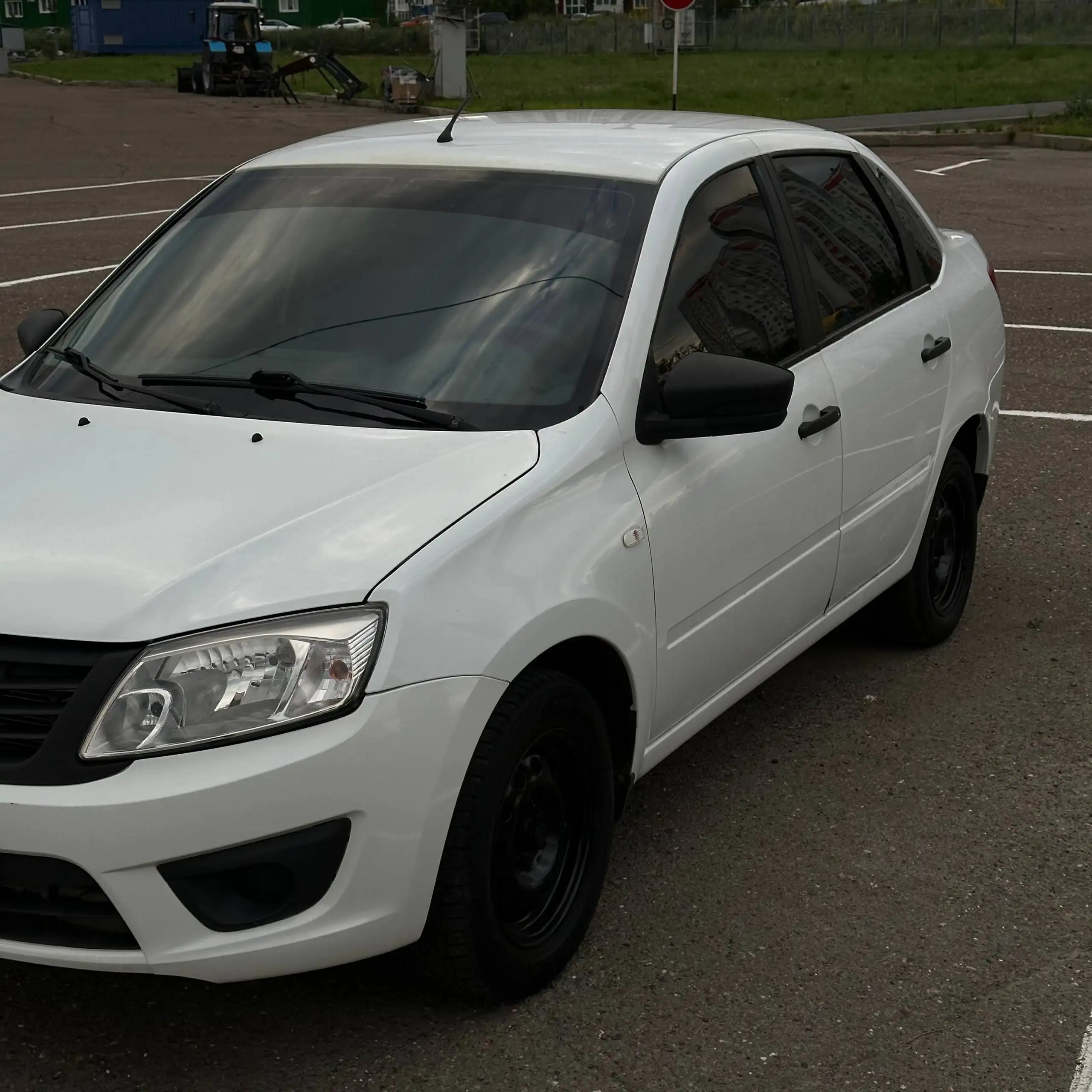 Lada Granta 2016 белое облако - Легковые автомобили (Авто) в Оренбург