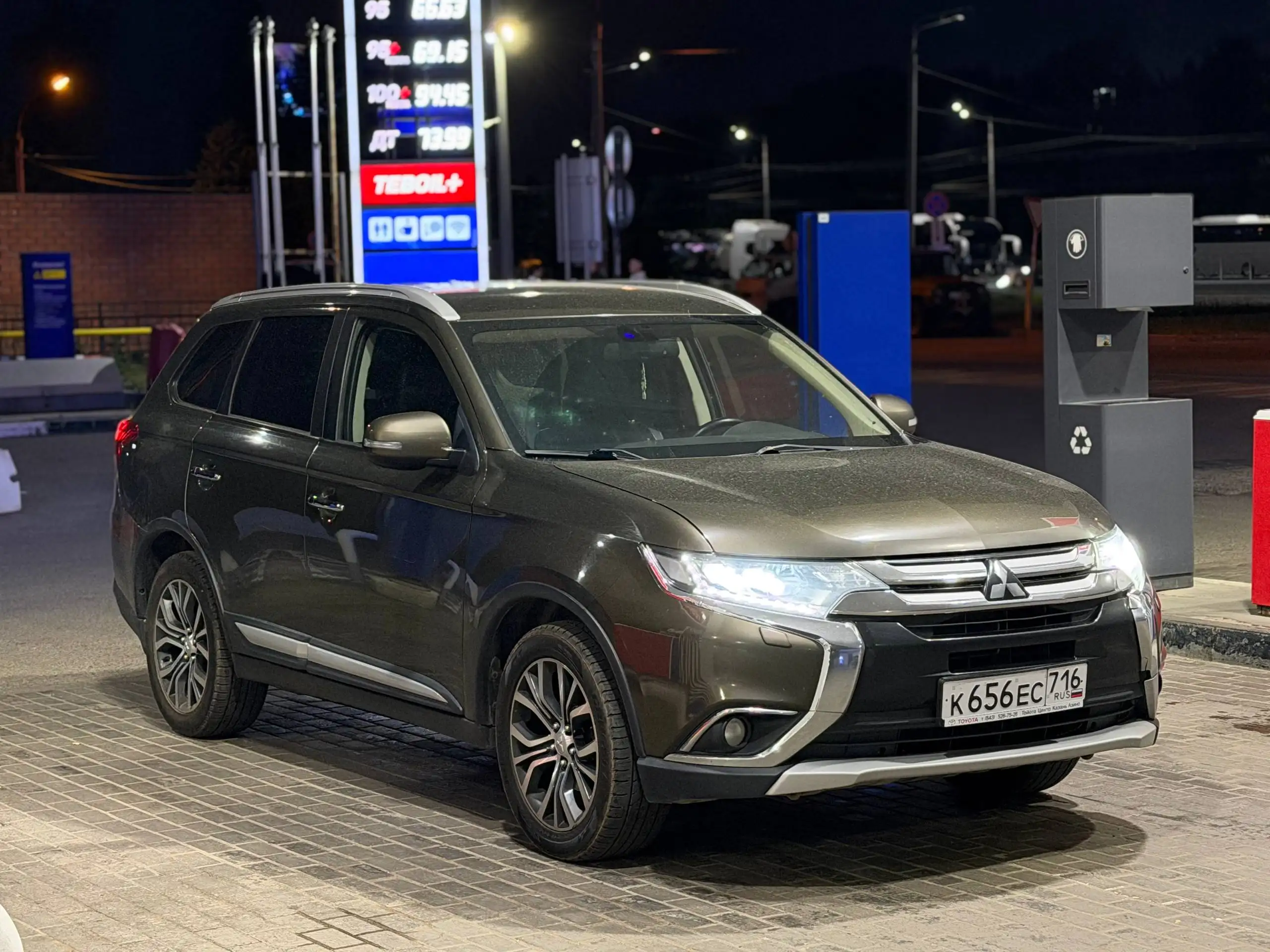 Mitsubishi Outlander 2016 2.4 4WD - Внедорожник (Авто) в Казань