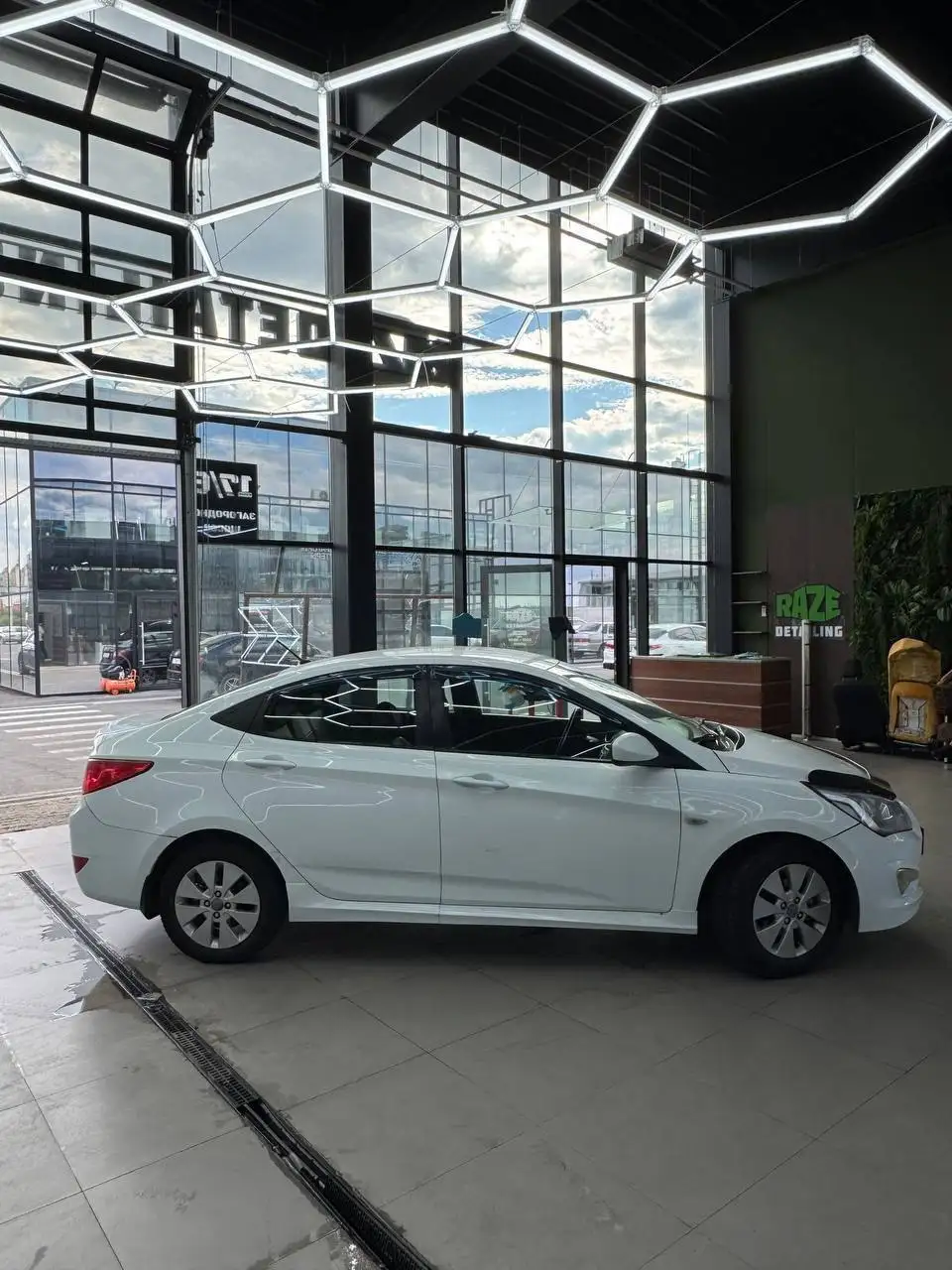 Hyundai Solaris 2014 - Авто в Оренбург