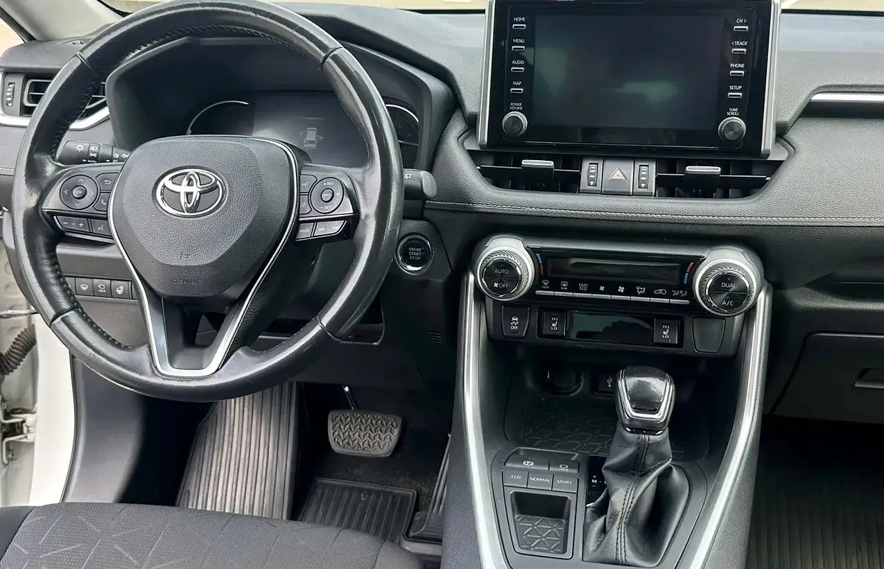 Toyota RAV4 2020 - Легковые автомобили (Авто) в Оренбург