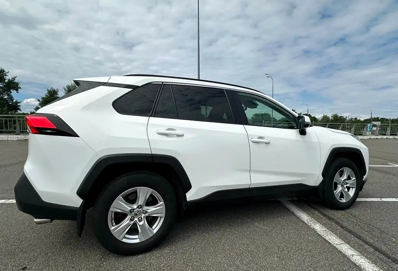 Toyota RAV4 2020 - Легковые автомобили (Авто) в Оренбург