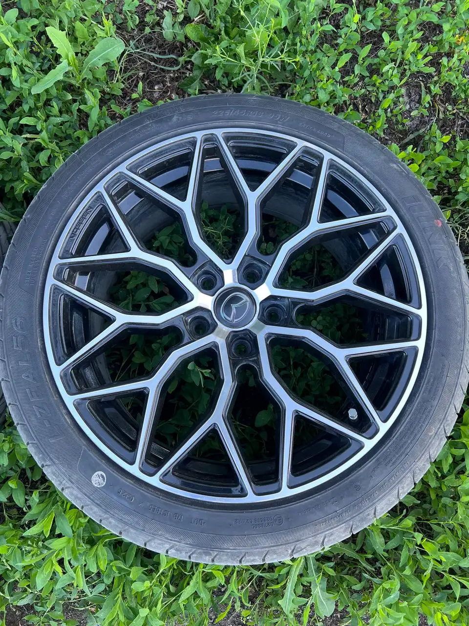 Продам комплект колес R18 225/45 - Шины, диски и колёса (Авто) в Новотроицк