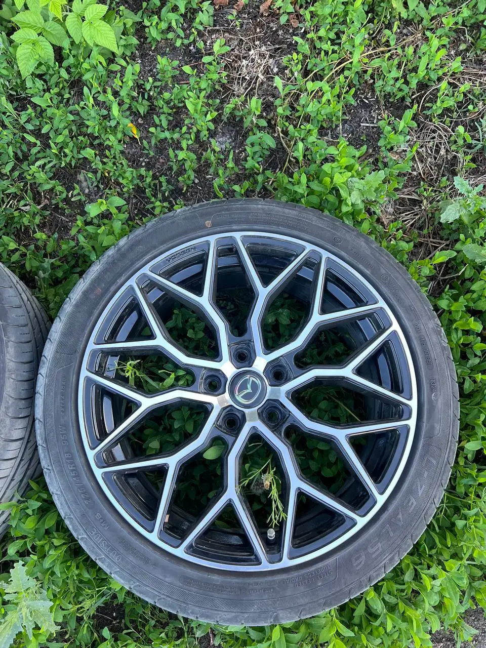 Продам комплект колес R18 225/45 - Шины, диски и колёса (Авто) в Новотроицк