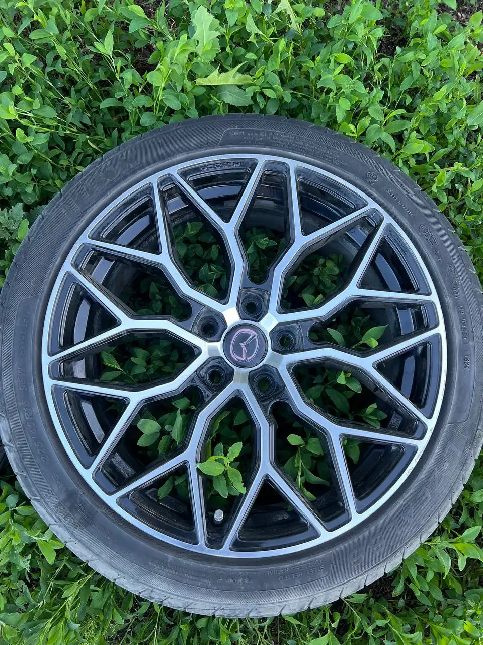 Продам комплект колес R18 225/45 - Шины, диски и колёса (Авто) в Новотроицк
