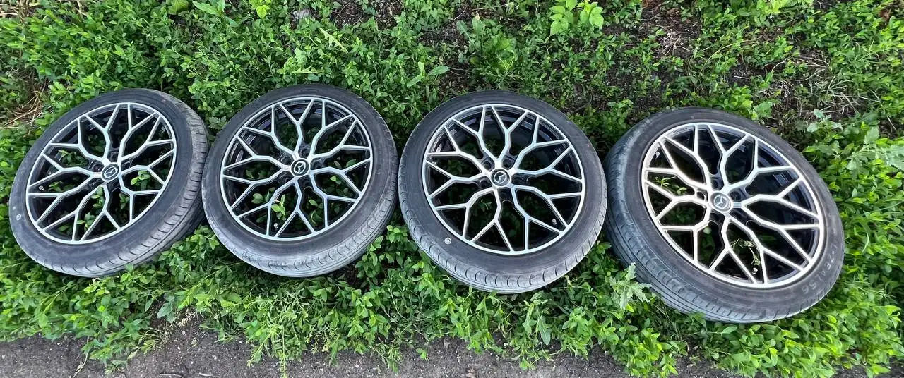 Продам комплект колес R18 225/45 - Шины, диски и колёса (Авто) в Новотроицк