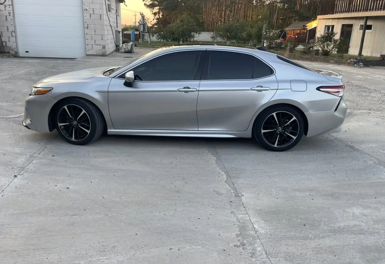 Toyota Camry 2019 заряженная - Toyota (Авто) в Оренбург