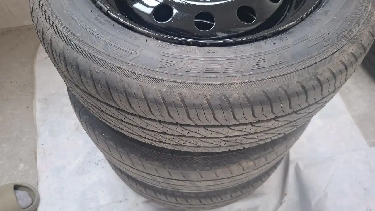 Продам комплект колес летние откатали сезон