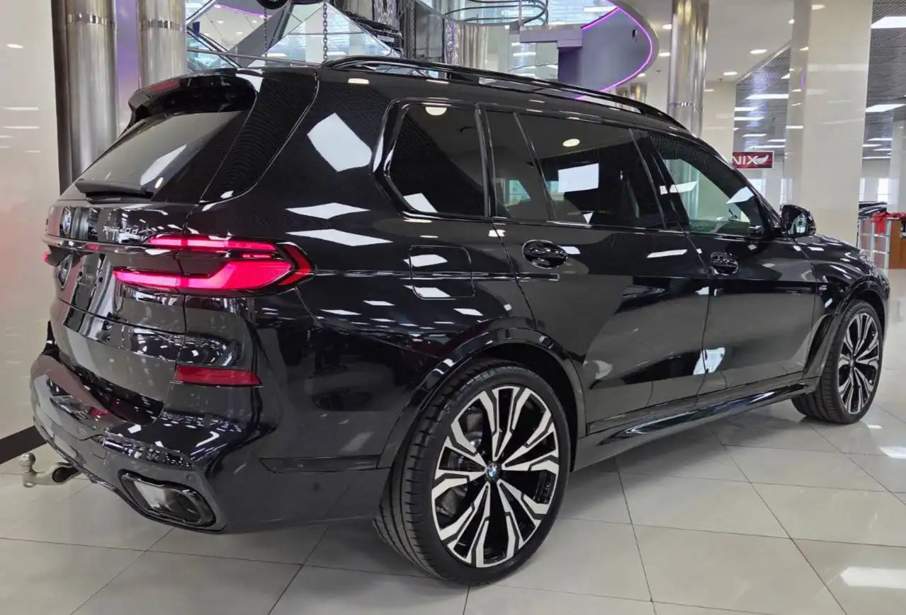 BMW X7 2025