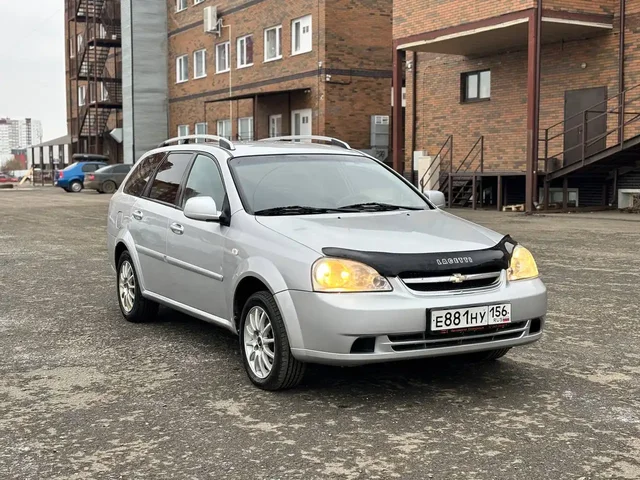 Продажа автомобиля 2010 года, механика, не гнилая, техничка обслужена - Авто в Оренбург