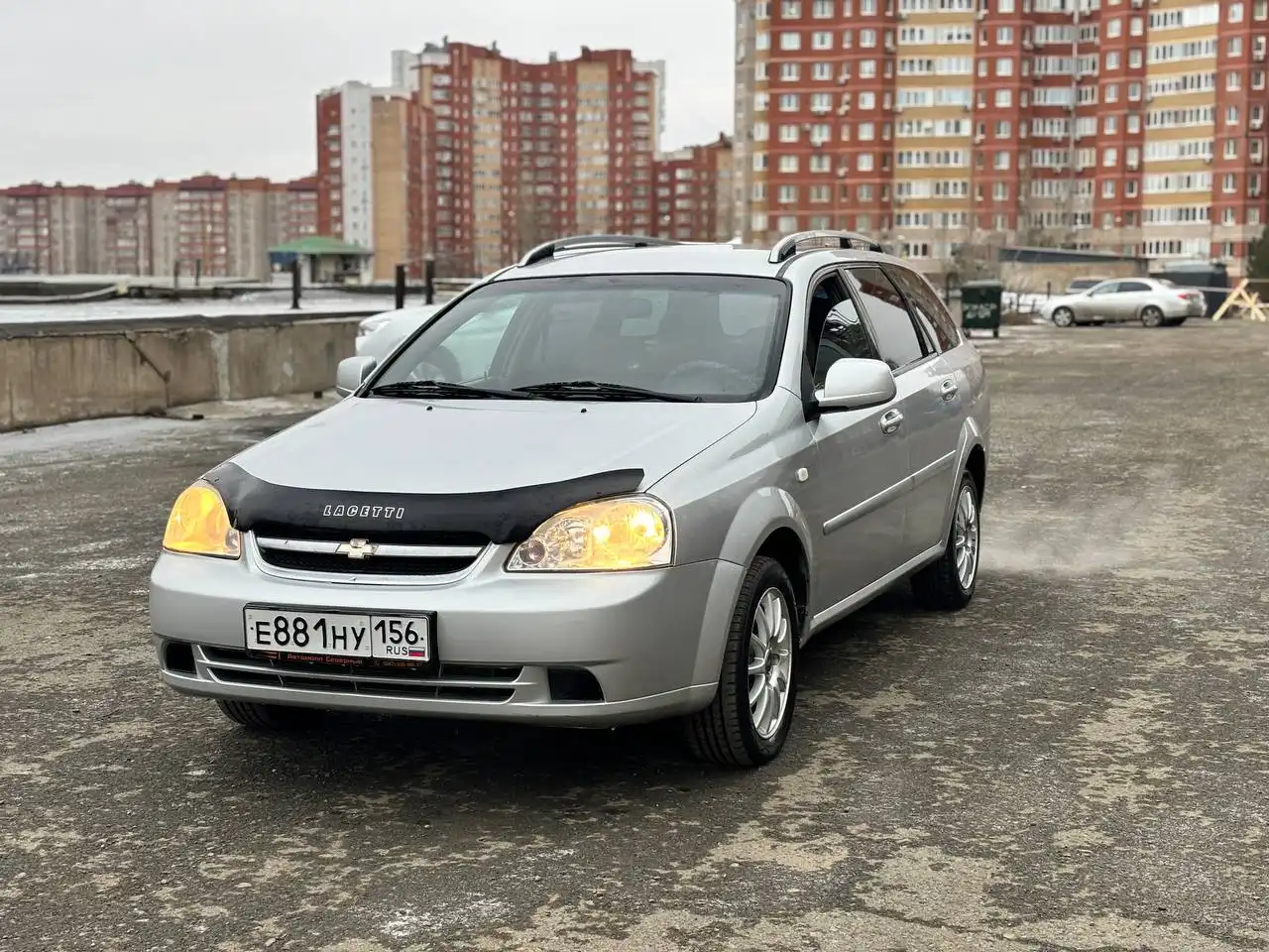 Продажа автомобиля 2010 года, механика, не гнилая, техничка обслужена