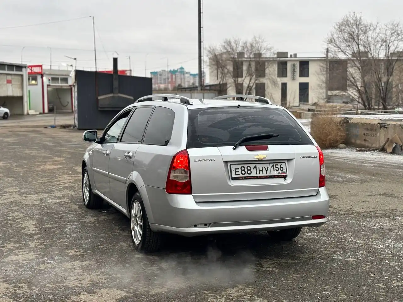 Продажа автомобиля 2010 года, механика, не гнилая, техничка обслужена