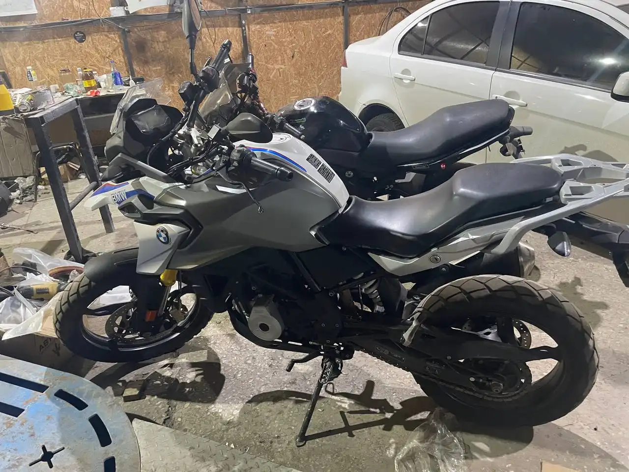 Продажа двух мотоциклов Kawasaki Ninja 400 и BMW 300