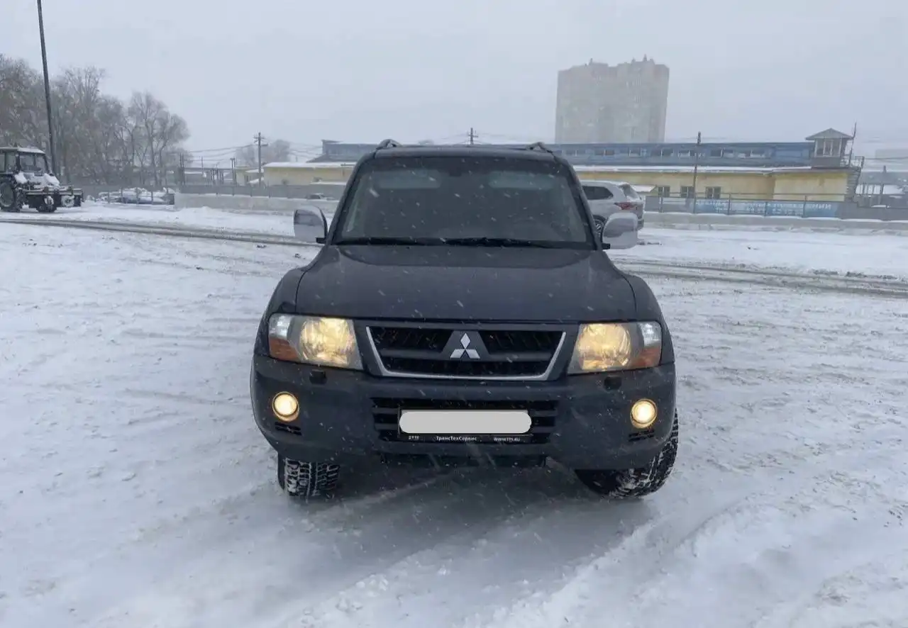 Продажа Mitsubishi Pajero III 2005 года в отличном состоянии
