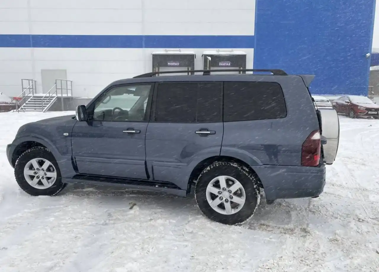 Продажа Mitsubishi Pajero III 2005 года в отличном состоянии