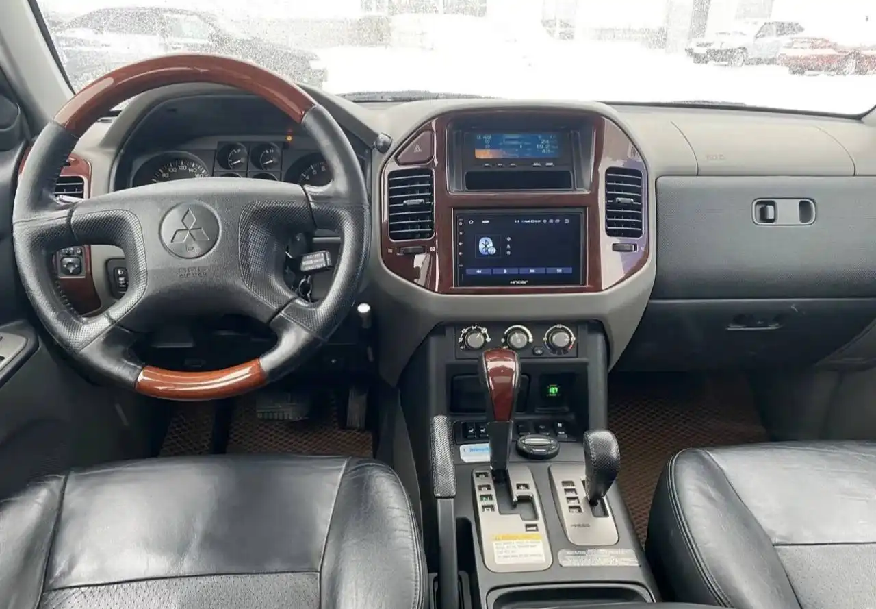 Продажа Mitsubishi Pajero III 2005 года в отличном состоянии