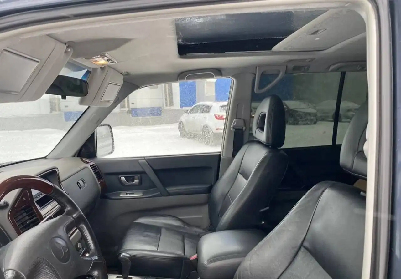 Продажа Mitsubishi Pajero III 2005 года в отличном состоянии