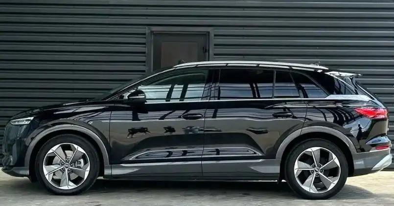 Продажа Audi Q5 e-tron 2022 года с пробегом 27000 км