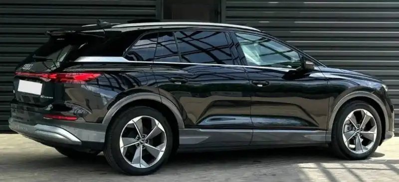 Продажа Audi Q5 e-tron 2022 года с пробегом 27000 км