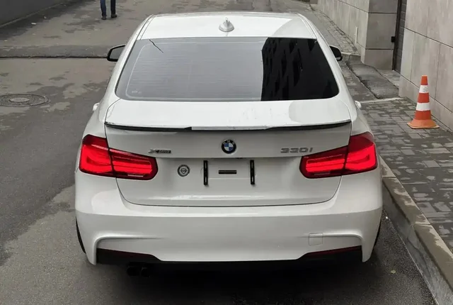 BMW 3 Series 330i xDrive 2017 год в Оренбурге - Аудио в Оренбург