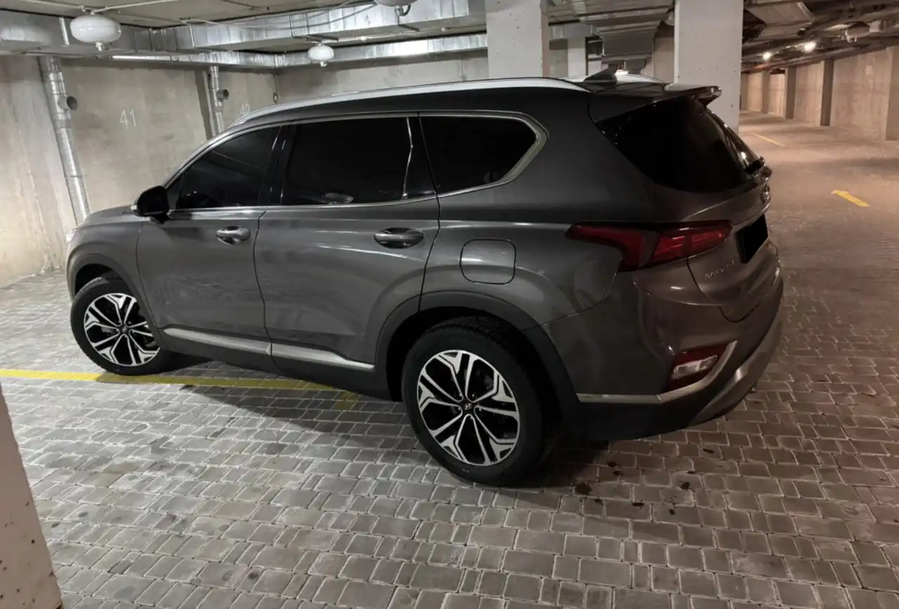 Продажа Hyundai Santa Fe 2019 года, дизель 2.2л, полный привод - Внедорожники/кроссоверы (Авто) в Оренбург