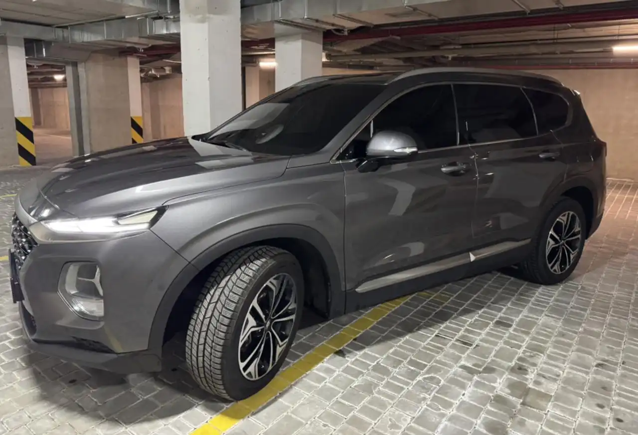 Продажа Hyundai Santa Fe 2019 года, дизель 2.2л, полный привод - Внедорожники/кроссоверы (Авто) в Оренбург