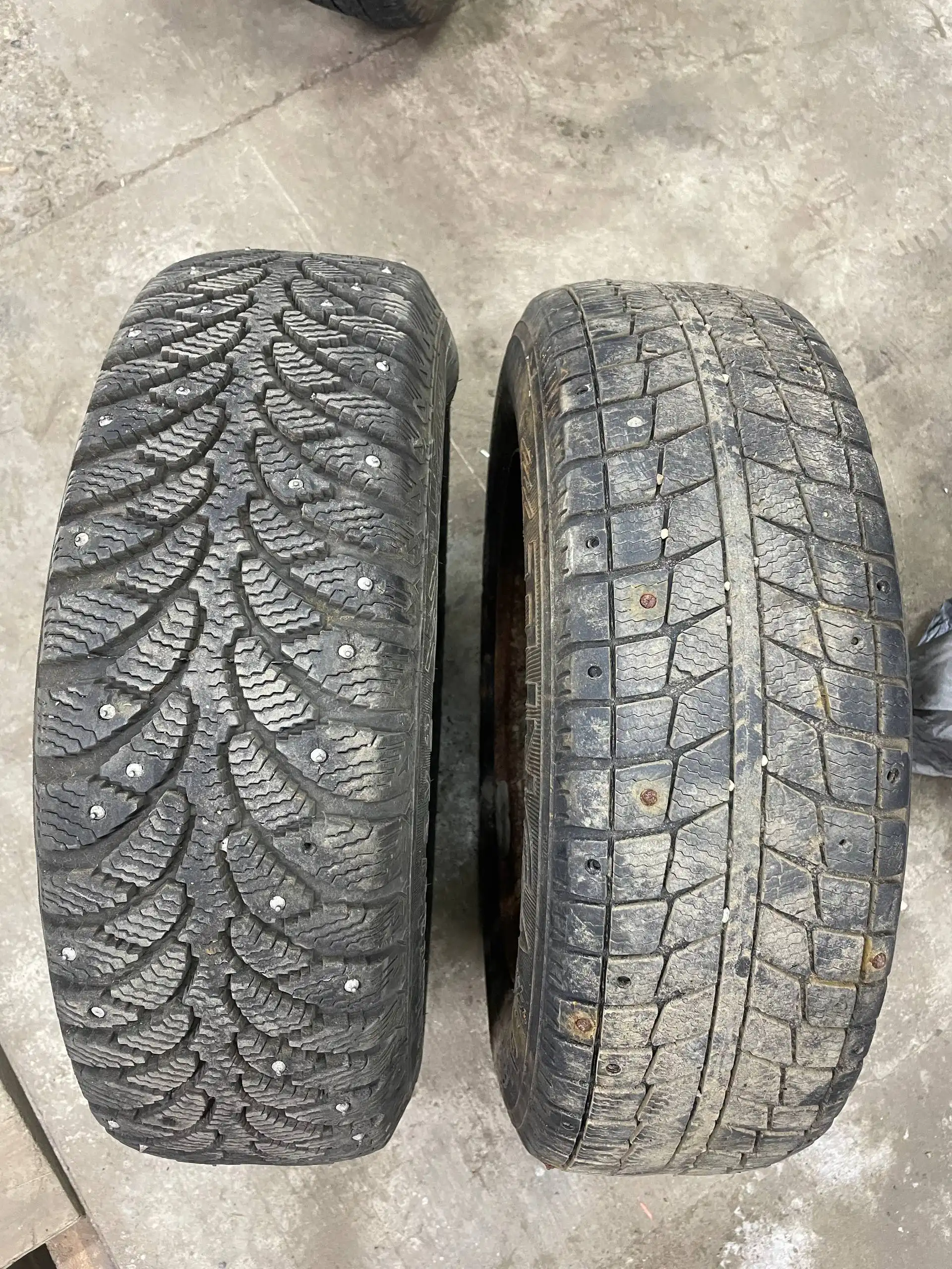 Два колеса R13 на зиму - Шины и диски (Авто) в Оренбург