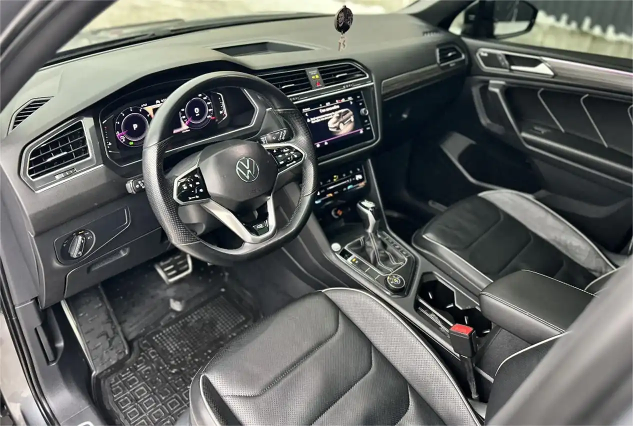 Продажа Volkswagen Tiguan 2022 года в комплектации R-line - Легковые автомобили (Авто) в Оренбург