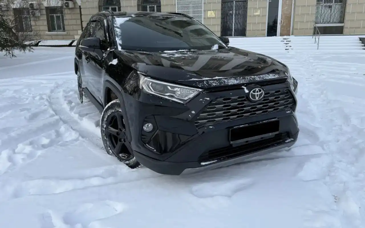 Toyota RAV4 2020 года, 2.0 бензин, 50 000 км - Легковые автомобили (Авто) в Оренбург