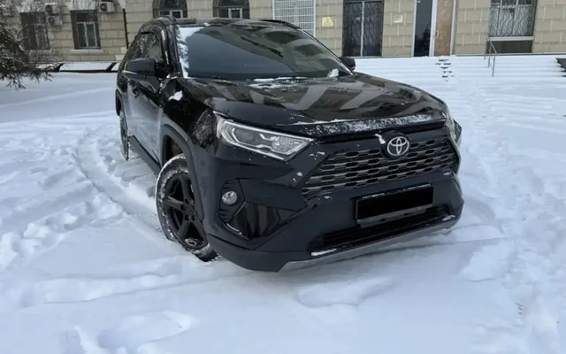 Toyota RAV4 2020 года, 2.0 бензин, 50 000 км - Легковые автомобили в Оренбург