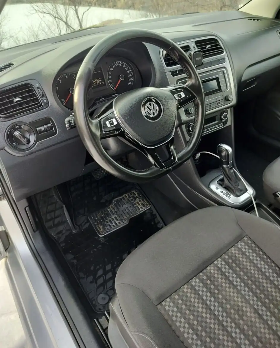 Продам Volkswagen Polo 2018 года - Легковые автомобили (Авто) в Оренбург