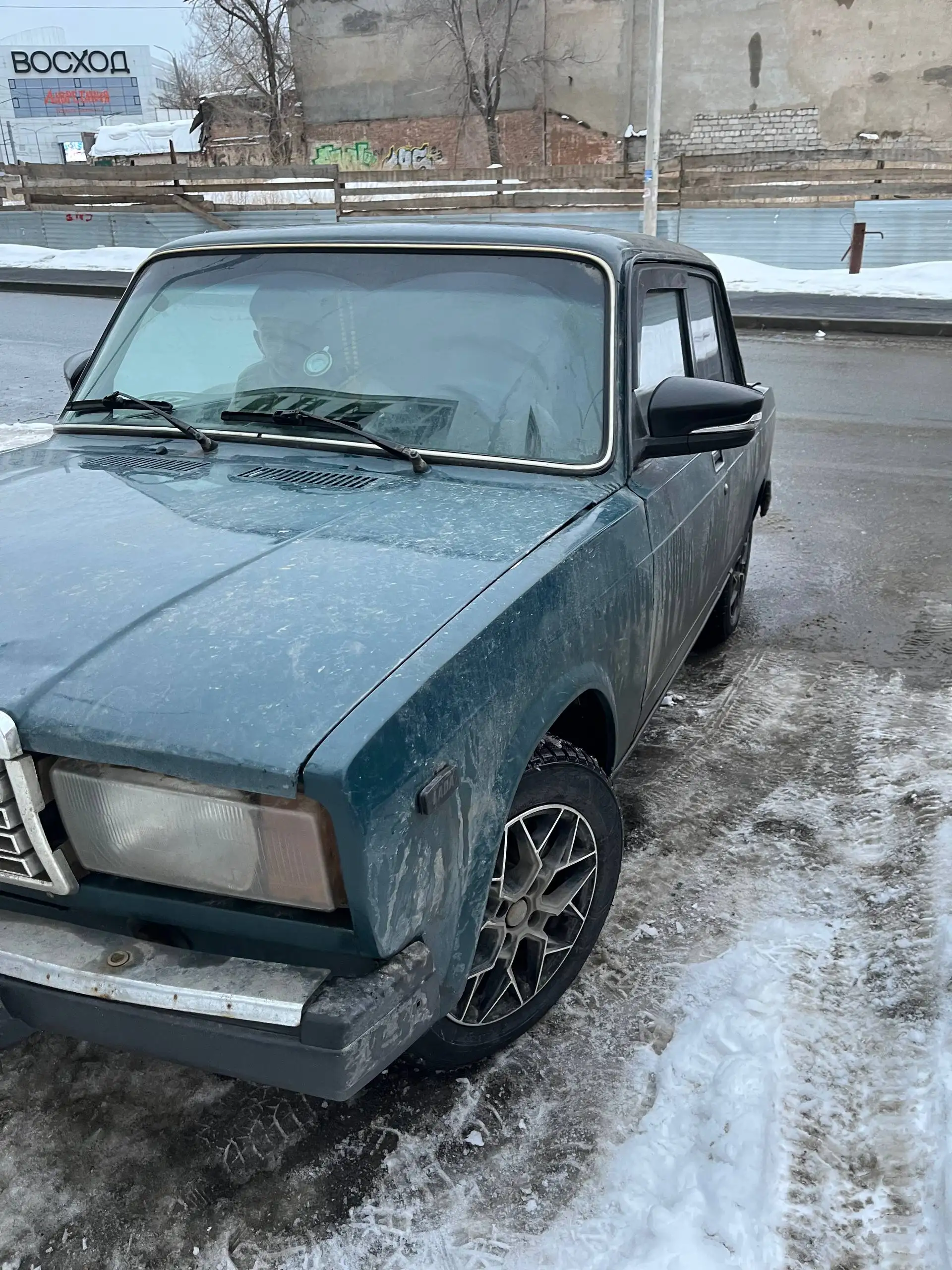 Продажа автомобиля с инжектором 7 лет, 5 ступенчатая КПП - Авто в Оренбург