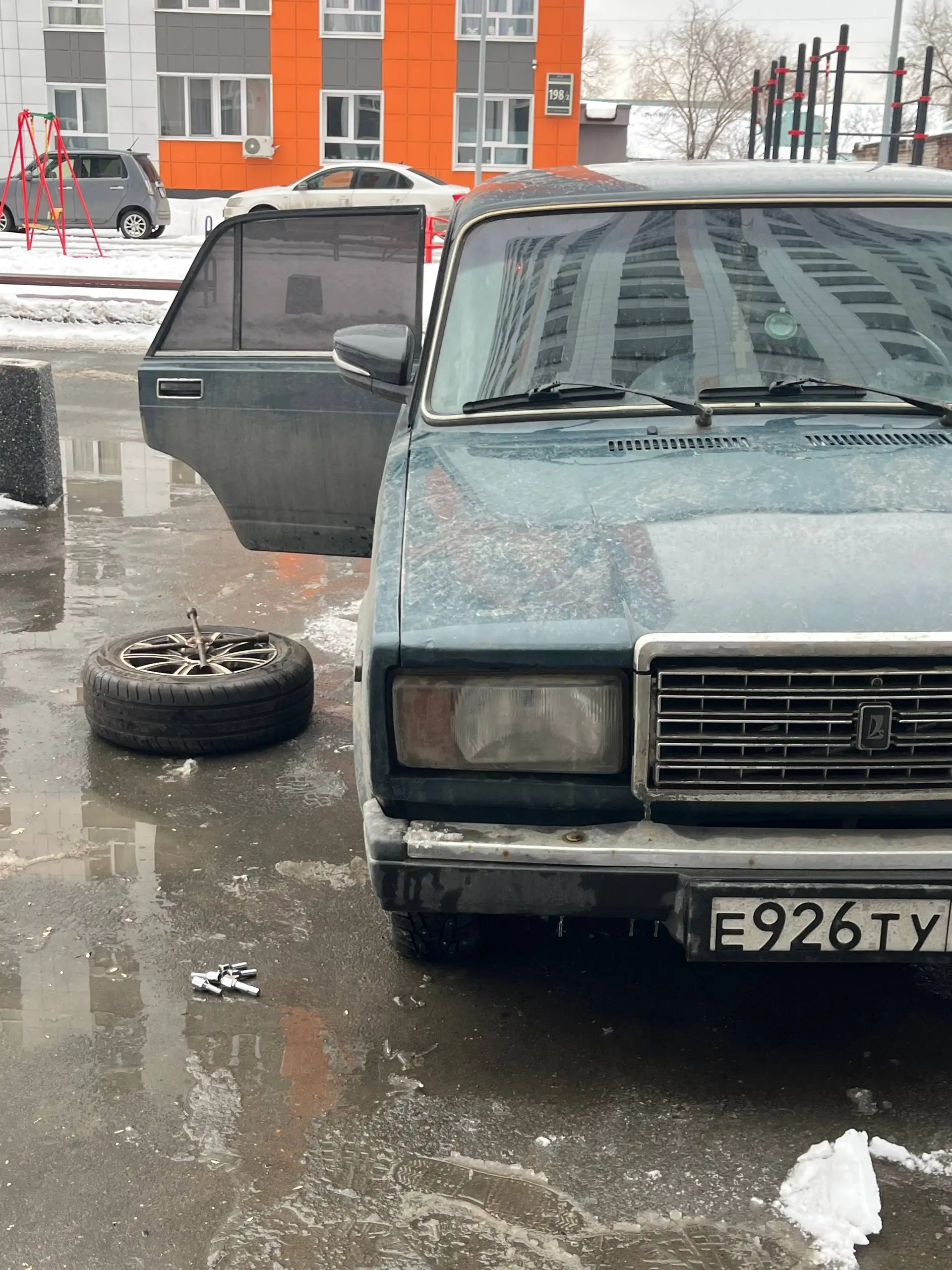 Продажа автомобиля с инжектором 7 лет, 5 ступенчатая КПП - Авто в Оренбург