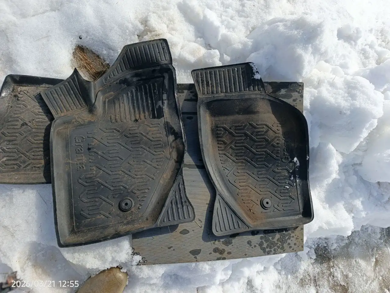 Продам запчасти для ВАЗ: поворотник, коврики, фара - Автозапчасти (Запчасти) в Оренбург